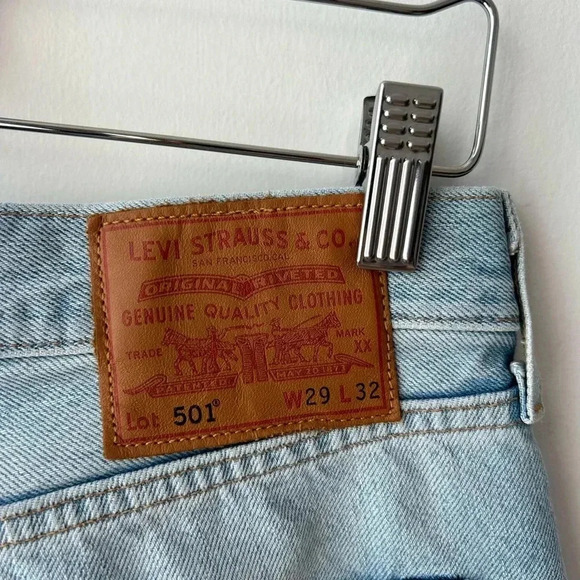 Levi’s 501 men’s straight  leg jeans light wash - Picture 5 of 9